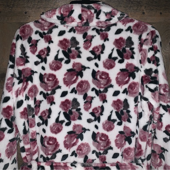 Women’s L DAYDREAM by BERKSHIRE HOME Gorgeous Fuzzy Fleece Wrap Robe Roses EXC - Picture 7 of 15